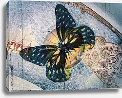 Постер Чёрно-жёлтая бабочка с орнаментом на досках
