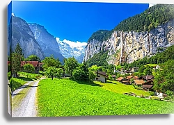 Постер Долина с великолепным водопадом в швейцарских Альпах