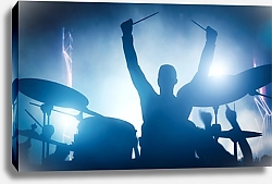 Постер Ударник на барабанах на музыкальном концерте