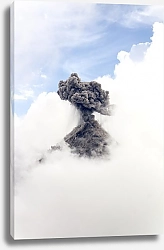 Постер Вершина вулкана в облаках