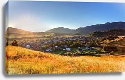 Постер Деревня Зуберец, Словакия. Восход солнца в золотом поле