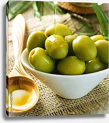 Постер Оливки и оливковое масло крупным планом