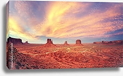 Постер США. Vintage toned Monument Valley after sunset