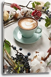 Постер Чашка кофе с осенними ягодами и цветами