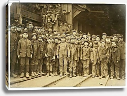 Постер Хайн Льюис (фото) Breaker boys who sort coal by hand at Ewen Breaker of Pennsylvania Coal Co, South Pittston, Pennsylvania, 1911