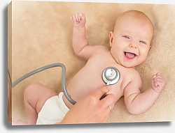 Постер Доктор проверяет сердцебиение у младенца