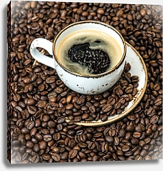 Постер Чашка чёрного кофе на зёрнах