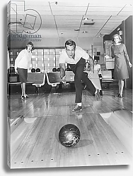Постер Man bowling 1