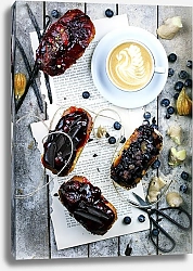 Постер Кофе с ягодными пирожными