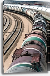 Постер Железнодорожные вагоны с нефтепродуктами