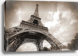 Постер Франция. Париж. Эйфелева башня и облака
