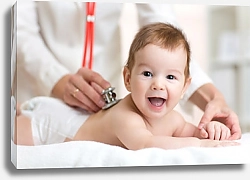 Постер Педиатр прослушивает ребенка стетоскопом