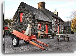 Постер Ирландия. Традиционный дом в горах
