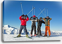Постер Группа горнолыжников