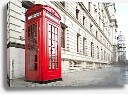 Постер Англия, Лондон. Одинокая красная телефонная будка