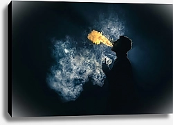 Постер Мужчина курит электронную сигарету на фоне яркого света
