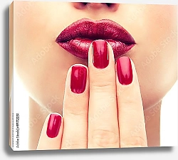 Постер Красные губы и ногти