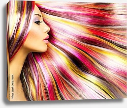 Постер Девушка с красочными крашеными волосами