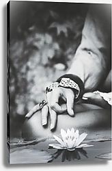 Постер Рука женщины-йога с лотосом