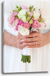 Постер Свадебный букет роз в руках невесты