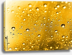 Постер Капли золотой воды на стекле