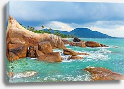 Постер Лазурное море и красные скалы острова Самуи в Таиланде.