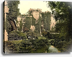 Постер Великобритания. Замок Раглан, обнесённый рвом с водой