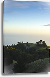 Постер Дорога в зеленых холмах на рассвете
