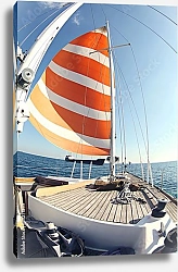 Постер Лодка с полосатым парусом