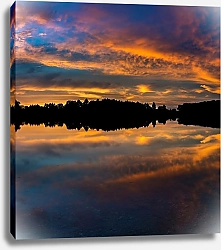 Постер Зеркальное отражение заката в воде