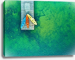 Постер Три цветные лодки на пирсе