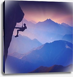 Постер Альпинист на скале в туманных горах