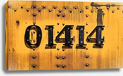 Постер железные цифры на ржавой стене