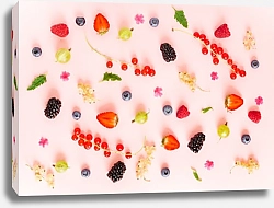 Постер Разбросанные ягоды на розовом фоне