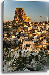 Постер Полет на воздушном шаре около города на скалах, Турция