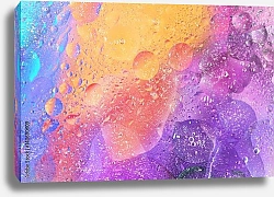 Постер Капли воды на разноцветном фоне