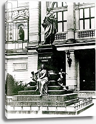 Постер Неизвестен View of the Mendelssohn statue in front of the Gewandhaus in Leipzig