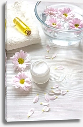 Постер Цветы, крем и масло на белой ткани