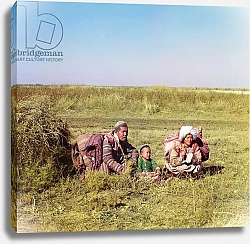 Постер Nomadic Kirghiz: a man, woman and a child in the Golodnaia Steppe, Russian Empire, between 1905 and 1915