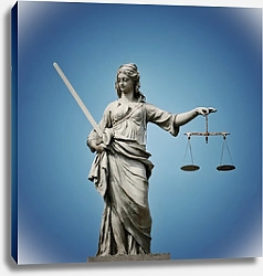 Постер Статуя правосудия на синем фоне