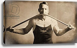 Постер Californian Strongman Mr P. A. Linebarger bends an iron bar with his teeth,San-Francisco c.1922