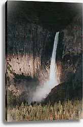 Постер Водопад с высокой скалы