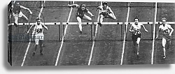 Постер Fanny Blankers-Koen on her way to winning Gold in the 80 m. hurdles race at the 1948 London Olympics