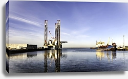 Постер Прибрежная нефтяная платформа в порту Эсбьерг, Дания