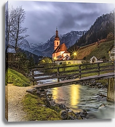 Постер Христианская часовня, церкви в горах у реки