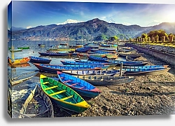 Постер Непал. Лодки на озере Пхева