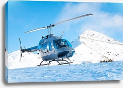 Постер Вертолет в снежных горах