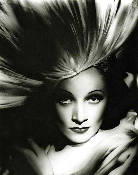 Dietrich, Marlene 19