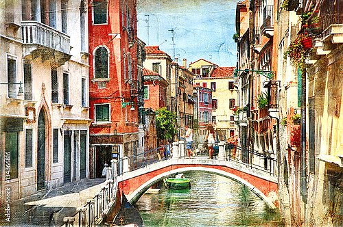 Венецианская улица с мостом через канал