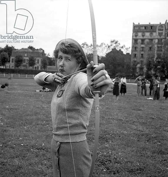World Archery Championships in Paris on August 8, 1949 : Mrs Beday, French champion